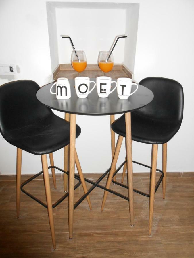 Moet With Garden Lejlighed Pula Eksteriør billede